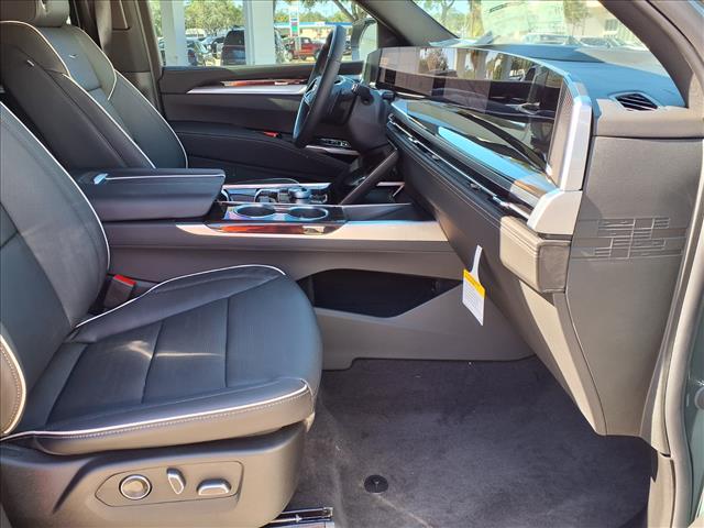 2026 Cadillac Escalade Luxury - Photo 9