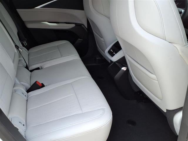 2025 Cadillac LYRIQ Sport