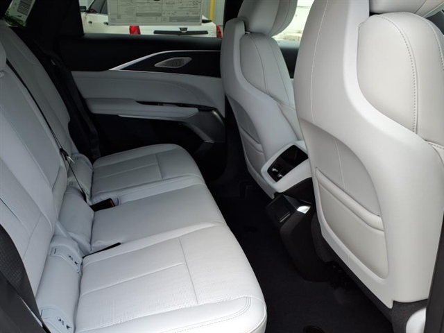 2025 Cadillac LYRIQ Sport