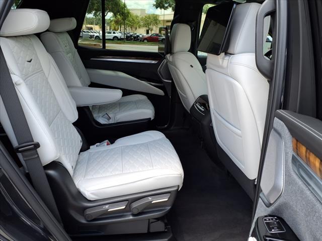 2025 Cadillac Escalade Sport Platinum