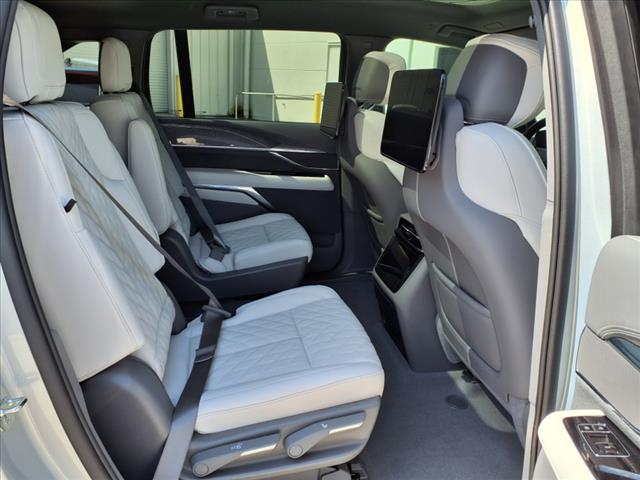 2025 Cadillac Escalade IQ Luxury 1