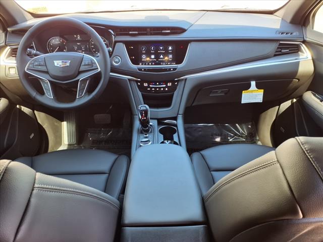 2025 Cadillac XT5 Luxury