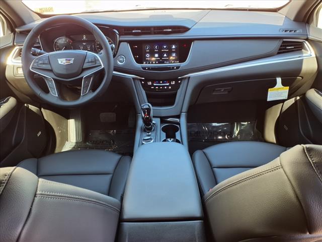 2025 Cadillac XT5 Luxury