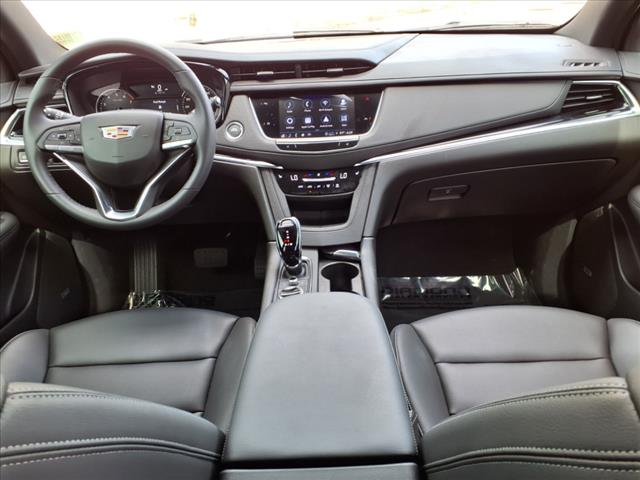 2025 Cadillac XT6 Luxury