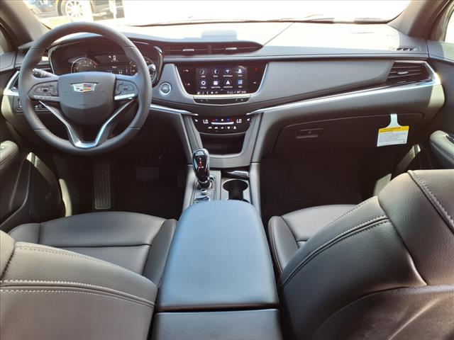 2025 Cadillac XT6 Luxury