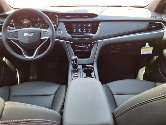 2025 Cadillac XT6 Luxury