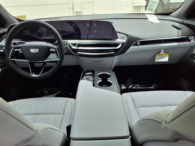 2025 Cadillac LYRIQ Sport