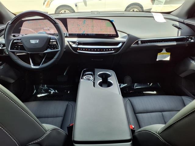 2025 Cadillac LYRIQ Sport