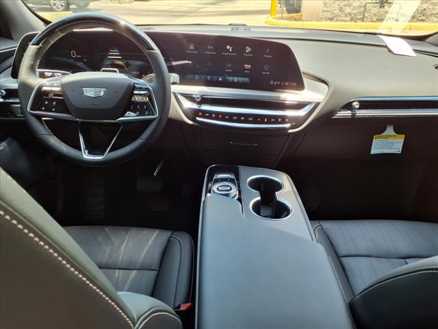2025 Cadillac LYRIQ Sport