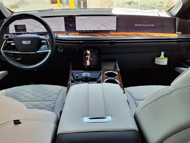 2025 Cadillac Escalade Sport Platinum