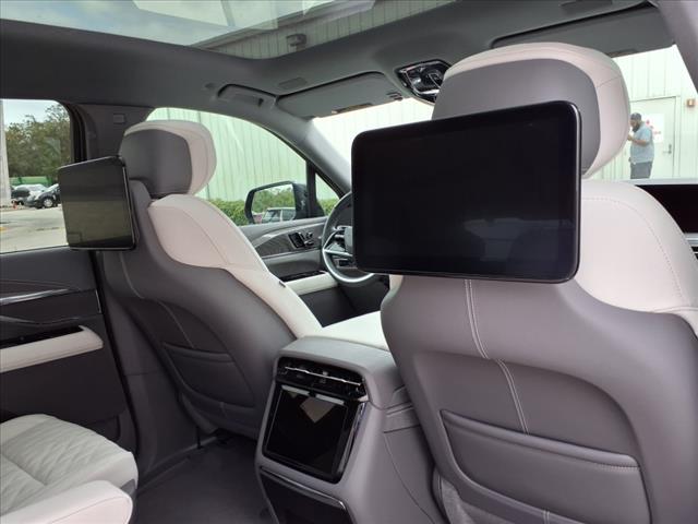 2025 Cadillac Escalade IQ Sport 1