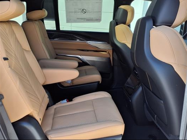 2025 Cadillac Escalade IQ Sport 2