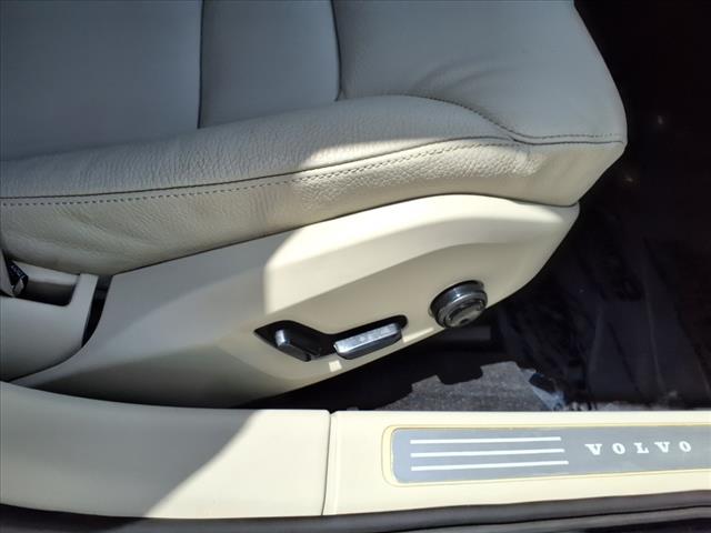2017 Volvo S90 T6 Momentum