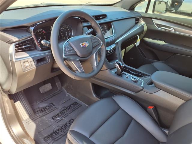 2025 Cadillac XT5 Luxury