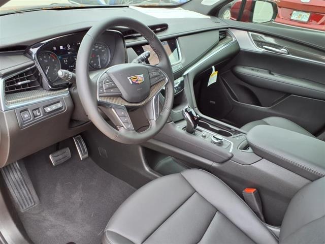 2025 Cadillac XT5 Sport