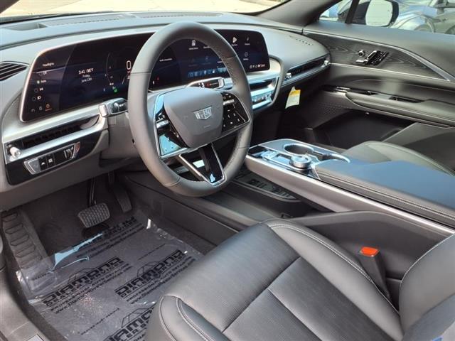 2025 Cadillac LYRIQ Sport