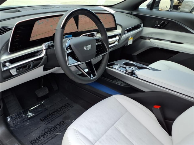 2025 Cadillac LYRIQ Sport
