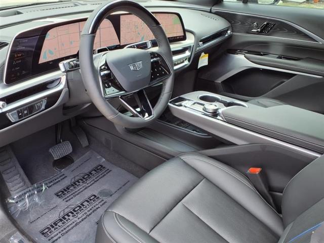 2025 Cadillac LYRIQ Sport