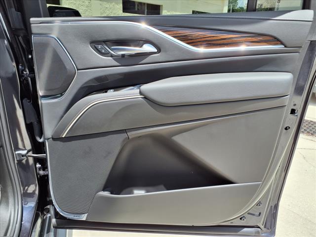 2024 Cadillac Escalade ESV Luxury