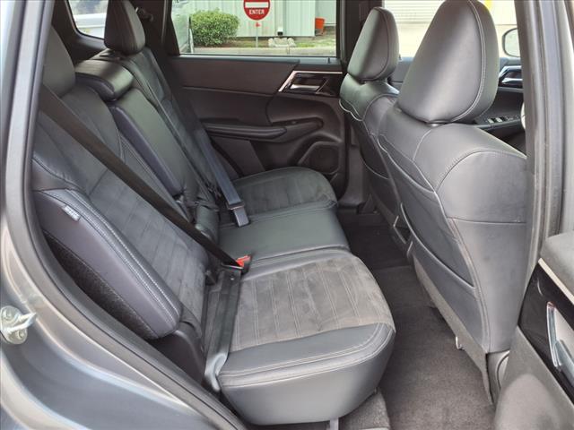 2023 Mitsubishi Outlander SE