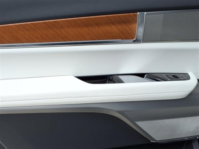 2026 Cadillac VISTIQ 