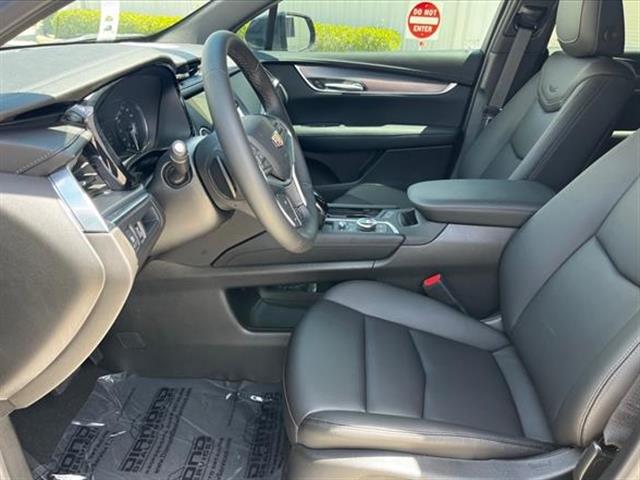 2025 Cadillac XT5 Luxury