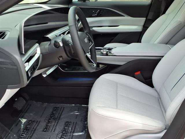 2025 Cadillac LYRIQ Sport