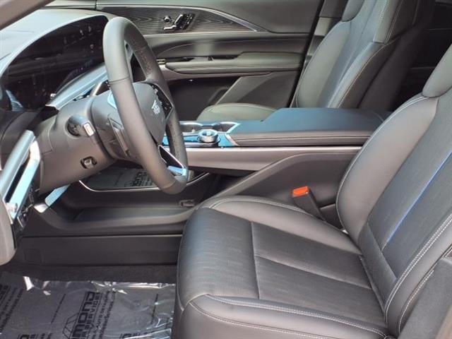 2025 Cadillac LYRIQ Sport