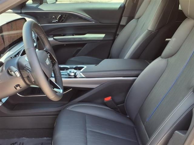 2025 Cadillac LYRIQ Sport