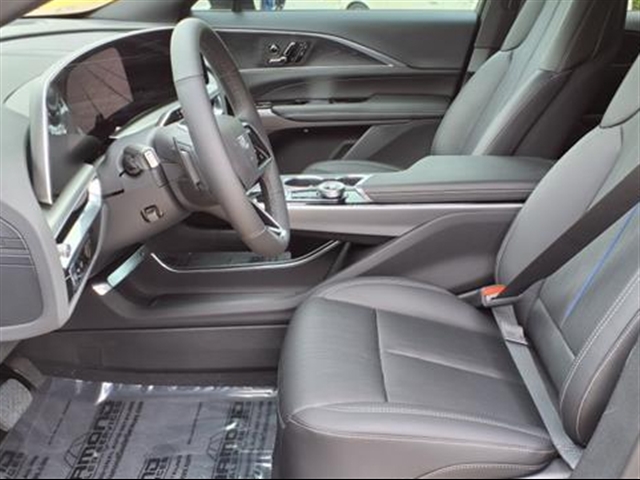 2025 Cadillac LYRIQ Sport