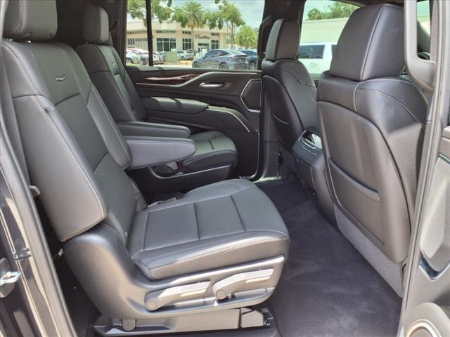 2024 Cadillac Escalade ESV Luxury