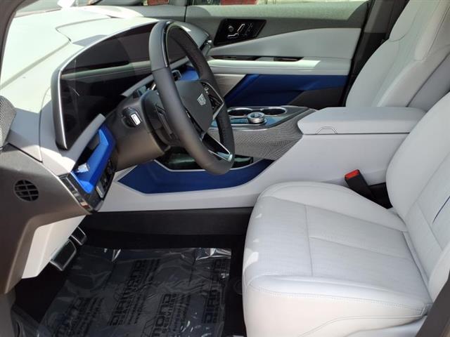 2025 Cadillac OPTIQ 