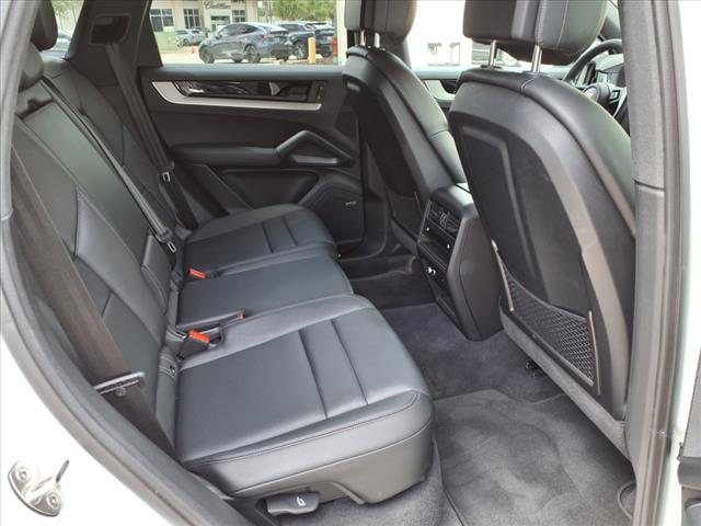 2024 Porsche Cayenne Base