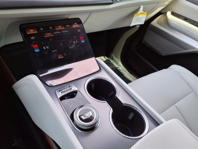 2026 Cadillac VISTIQ 