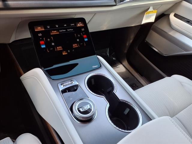 2026 Cadillac VISTIQ 