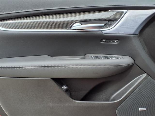 2025 Cadillac XT5 Sport