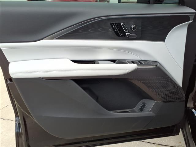 2025 Cadillac LYRIQ Luxury
