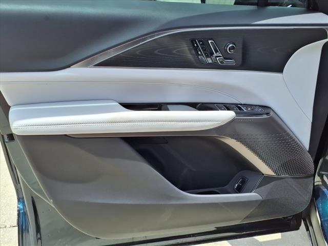 2025 Cadillac LYRIQ Luxury