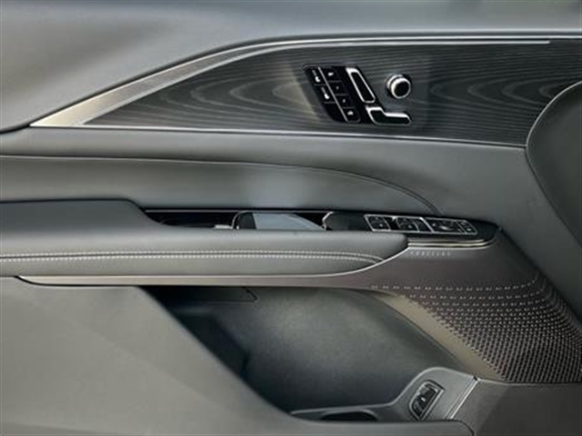 2025 Cadillac LYRIQ Luxury
