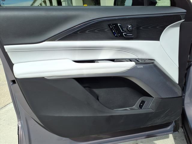 2025 Cadillac LYRIQ Luxury