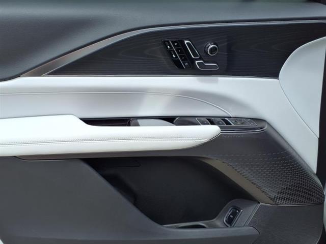 2025 Cadillac LYRIQ Sport