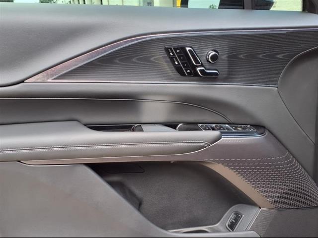 2025 Cadillac LYRIQ Sport