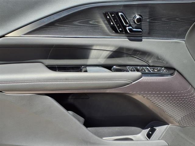 2025 Cadillac LYRIQ Sport