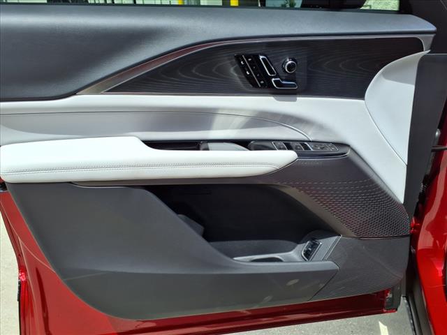 2025 Cadillac LYRIQ Sport