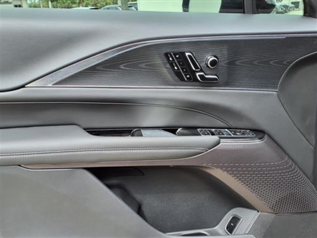 2025 Cadillac LYRIQ Sport