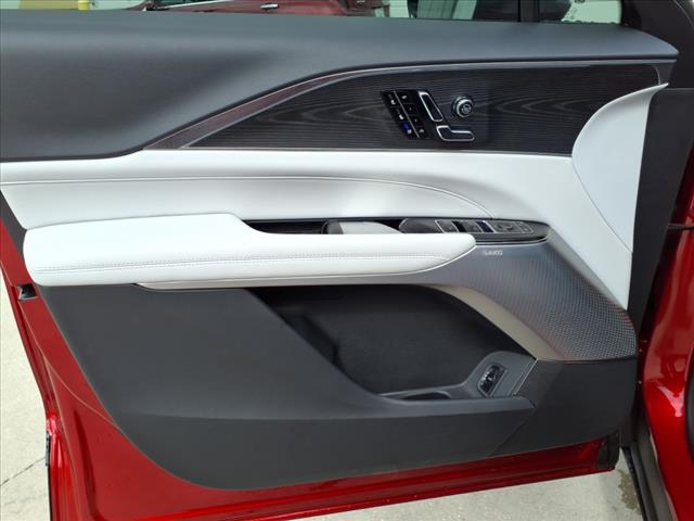 2025 Cadillac LYRIQ Sport