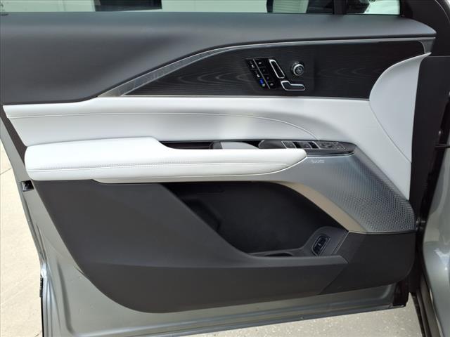 2025 Cadillac LYRIQ Sport