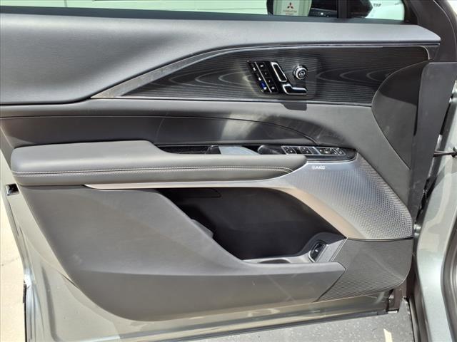 2025 Cadillac LYRIQ Sport