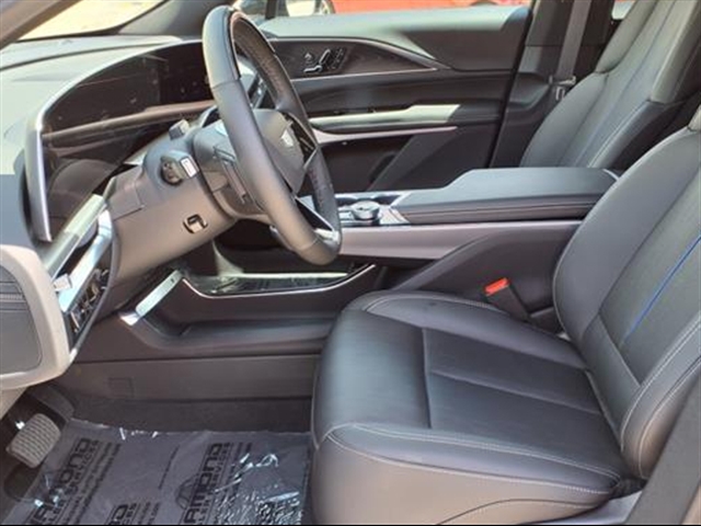 2025 Cadillac LYRIQ Sport