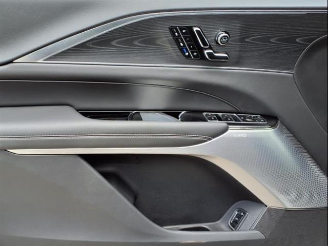 2025 Cadillac LYRIQ Sport